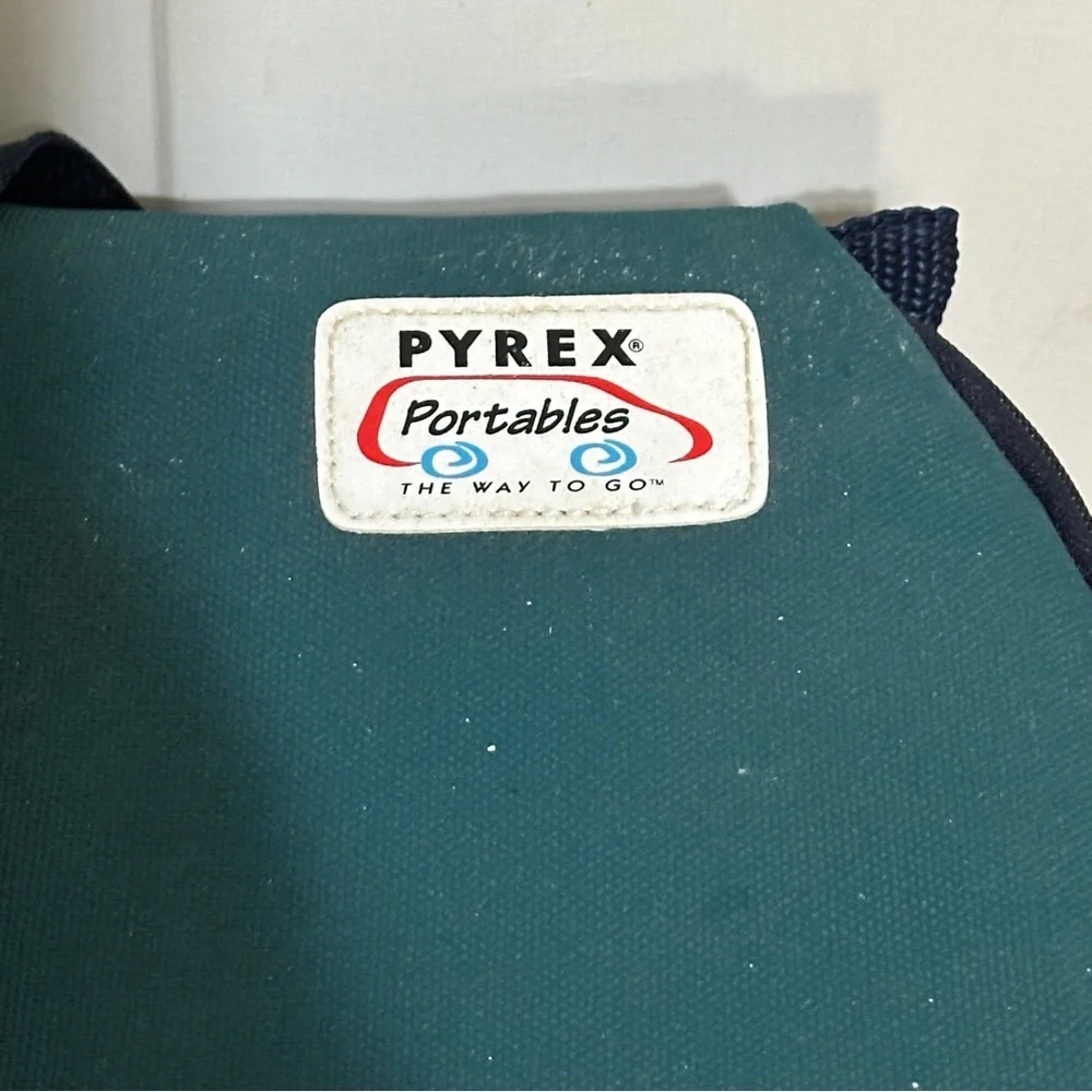 PYREX Portables Way To Go 4.5‎ Qt Green Insulated Carrying Bag Hot & Cold Handle